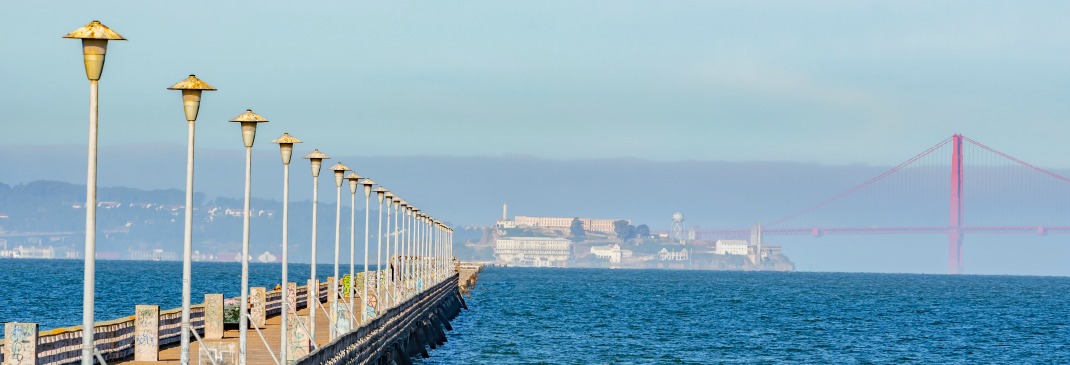 Hafen und Brücke in Berkeley